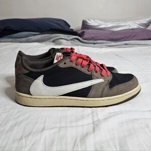 Jordan AJ1 Low "Travis Scott"